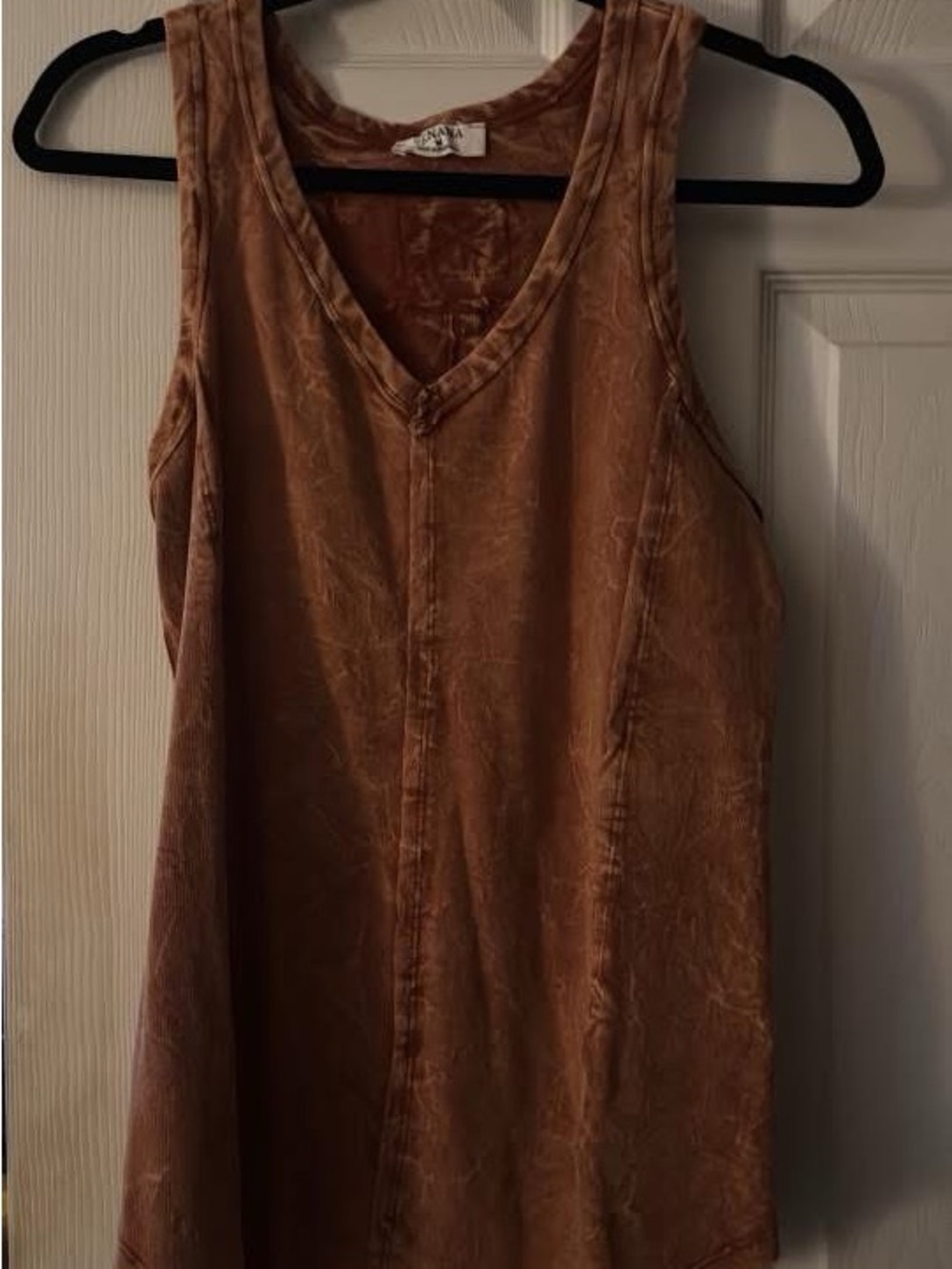 Zenana Outfitters V-Neck Sleeveless Tank Top — Warm Brown